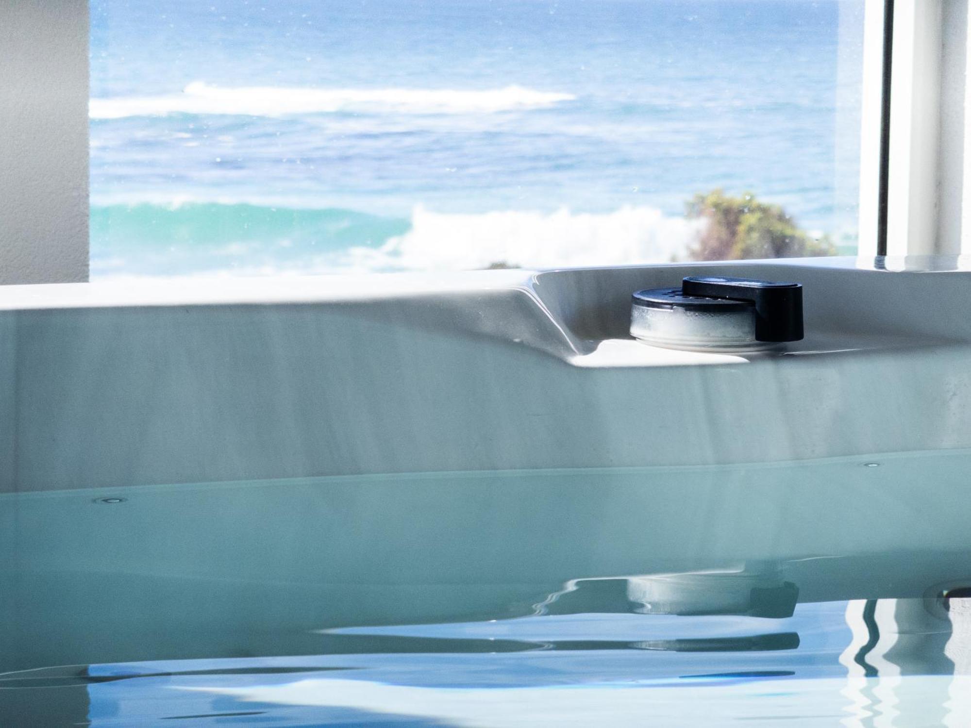 Saltwater - Absolute Oceanfront, Fire Pits, Some Villas With Hot Tubs And Sauna Falmouth Eksteriør bilde