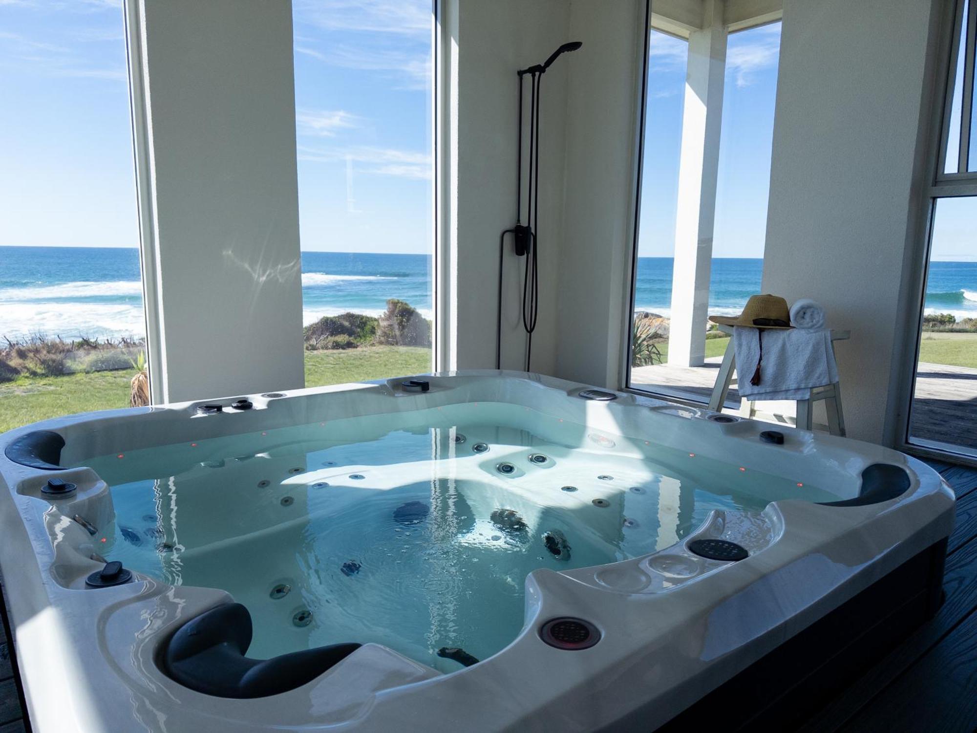 Saltwater - Absolute Oceanfront, Fire Pits, Some Villas With Hot Tubs And Sauna Falmouth Eksteriør bilde