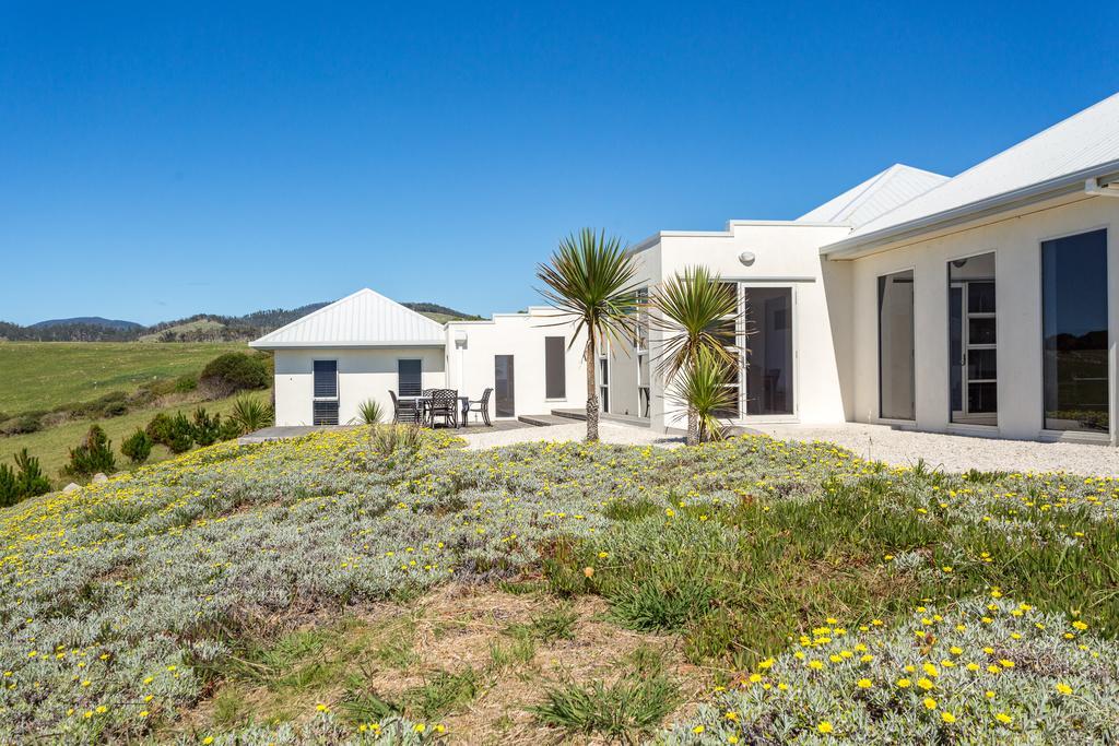Saltwater - Absolute Oceanfront, Fire Pits, Some Villas With Hot Tubs And Sauna Falmouth Eksteriør bilde