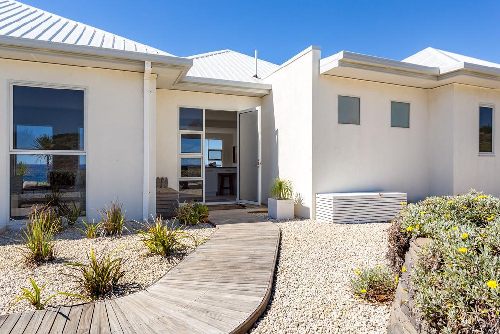 Saltwater - Absolute Oceanfront, Fire Pits, Some Villas With Hot Tubs And Sauna Falmouth Eksteriør bilde
