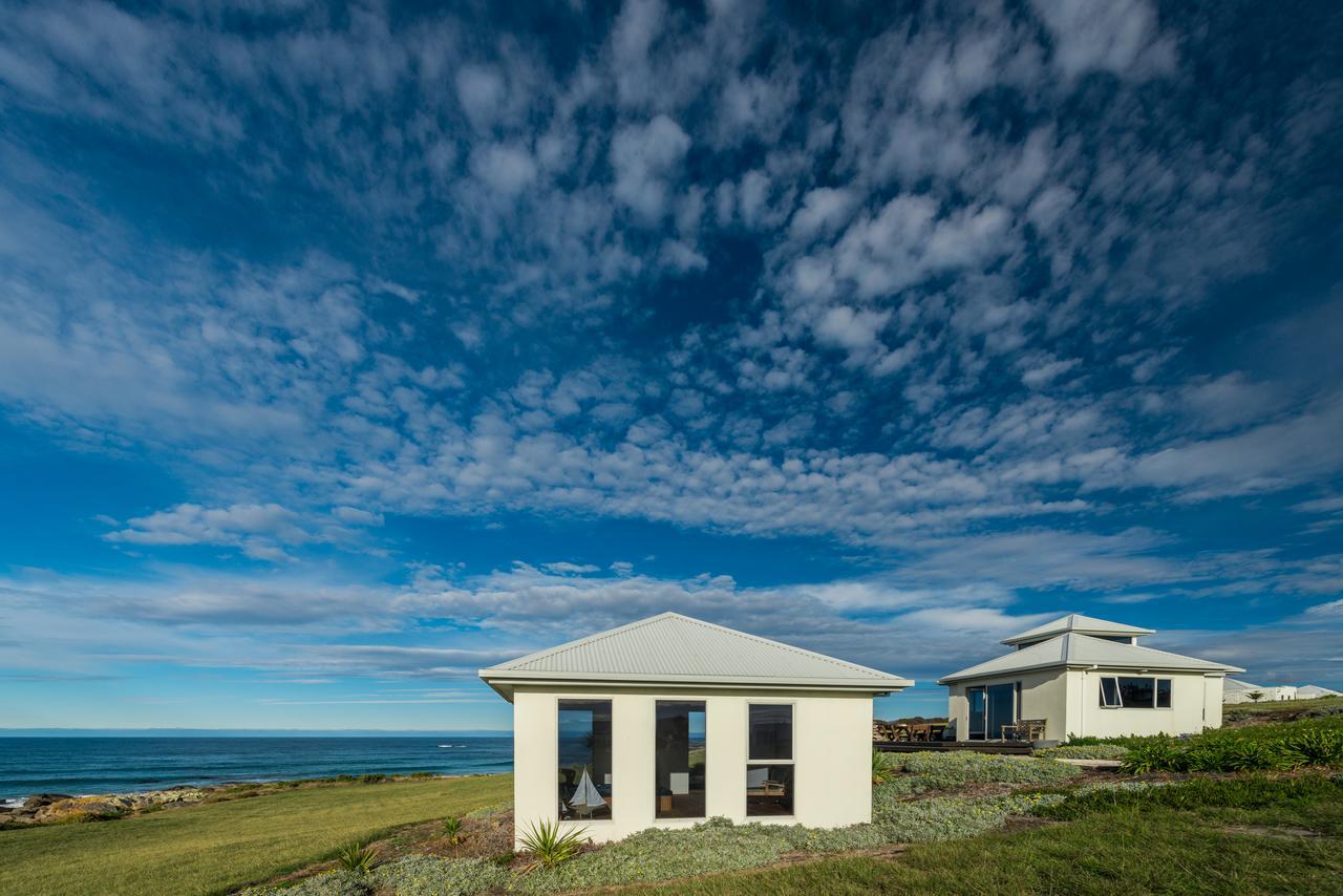Saltwater - Absolute Oceanfront, Fire Pits, Some Villas With Hot Tubs And Sauna Falmouth Eksteriør bilde